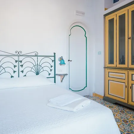 Orto Paradiso Oda ve Kahvaltı Minori